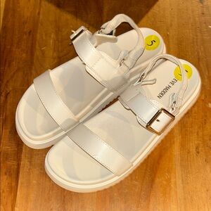 Kids Cream Sandals